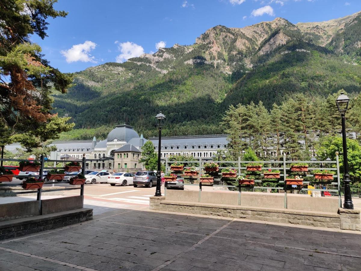 Apartamento VUT Leo Pixel Canfranc Estación Exterior foto