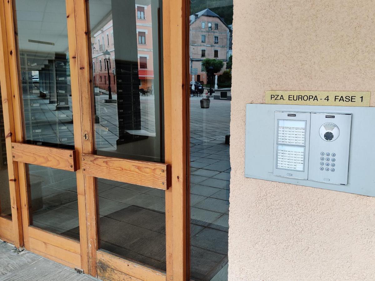 Apartamento VUT Leo Pixel Canfranc Estación Exterior foto