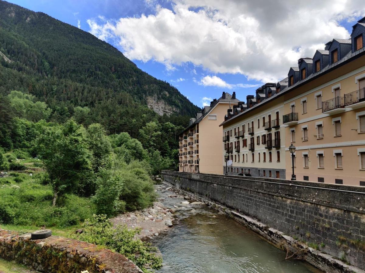 Apartamento VUT Leo Pixel Canfranc Estación Exterior foto