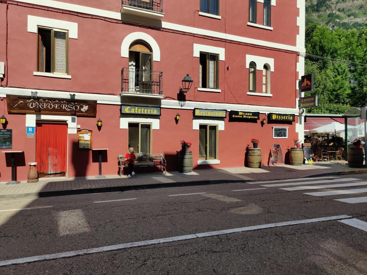Apartamento VUT Leo Pixel Canfranc Estación Exterior foto